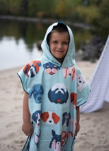 Load image into Gallery viewer, Poncho with carrying case - Doggies
